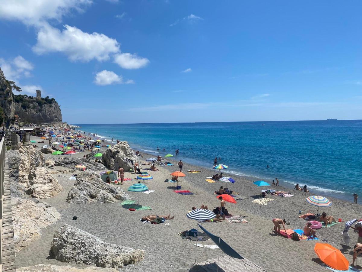 フィナーレ・リーグレLa Terrazza Di Elicoアパートメント エクステリア 写真